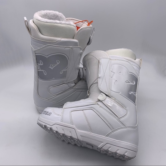 32s snowboard boots